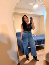 Load image into Gallery viewer, UM Legacy Fitted Blouse