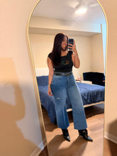 Load image into Gallery viewer, UM Legacy Fitted Blouse
