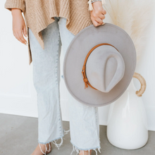 Load image into Gallery viewer, Wes Wide Brim Hat
